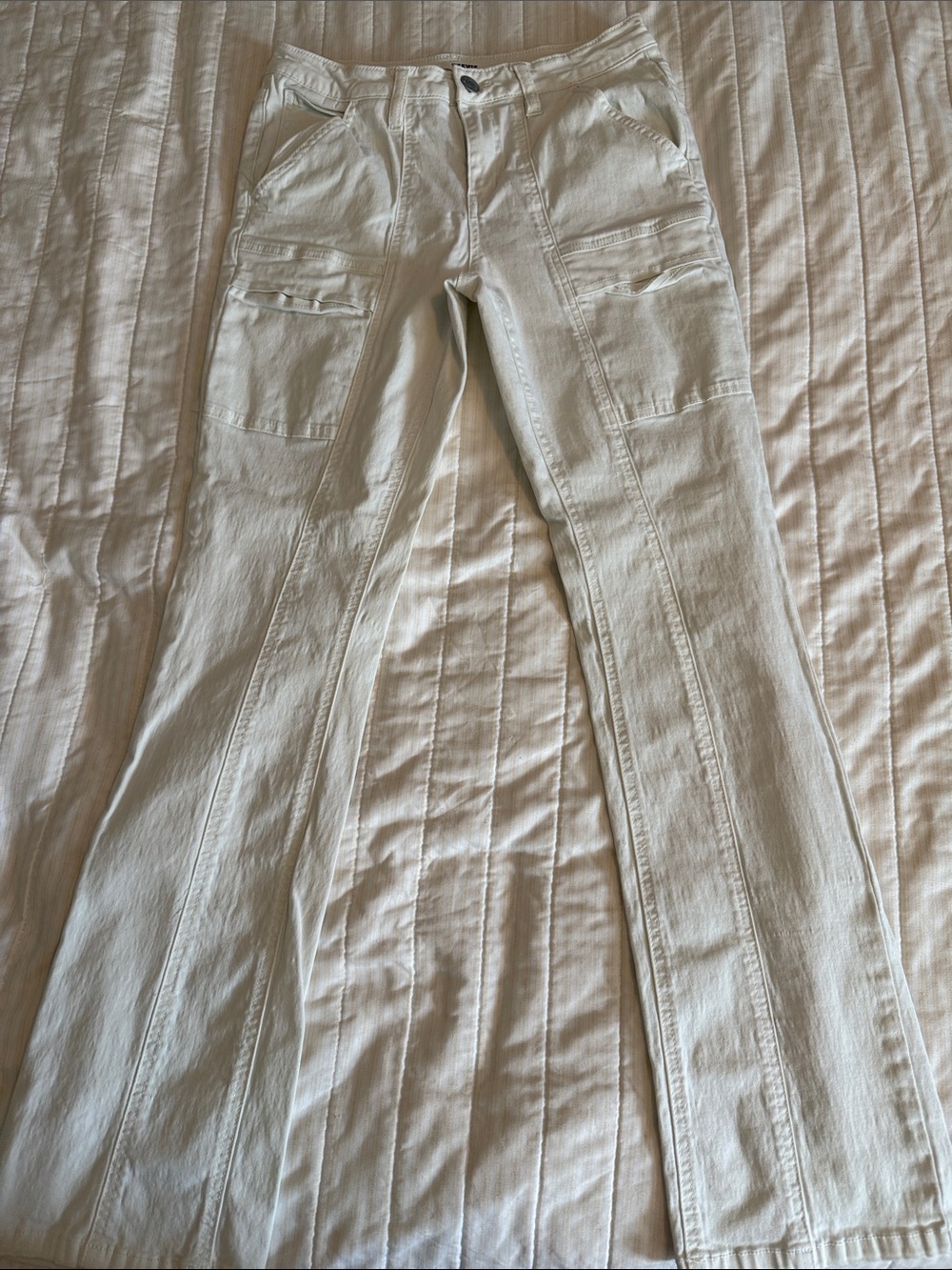 White Cargo Jeans - Casual Utility Style